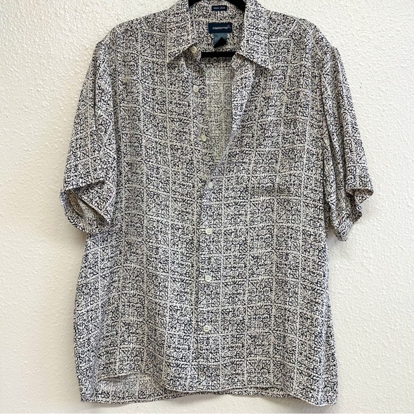 Claiborne Men’s 100% Silk Button Down Black Brown and White Size Medium - Picture 1 of 5